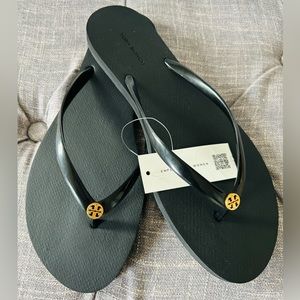 New With Tag Tory Burch Chelsea Flip Flops in Perfect Black
